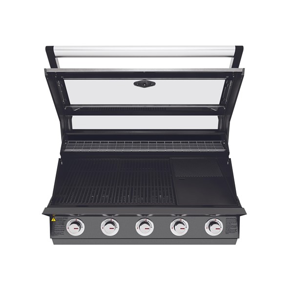 Beefeater 1600 5 Brn BBQ w/Cast iron grills - Black